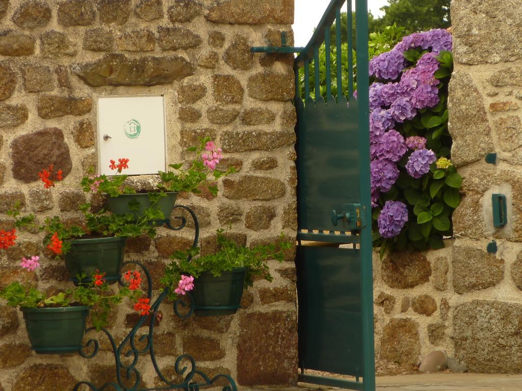 Chambres D'Hotes Les Sageais Baguer-Morvan Room photo