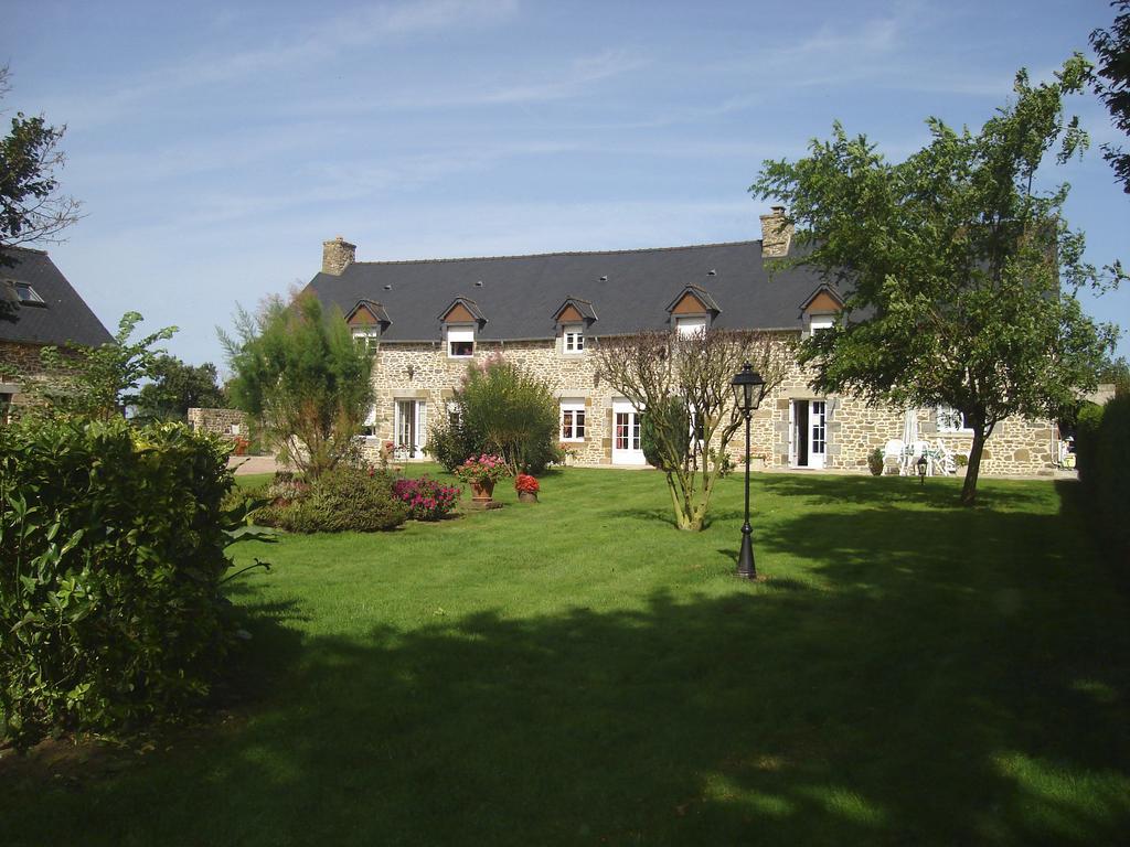 Chambres D'Hotes Les Sageais Baguer-Morvan Room photo