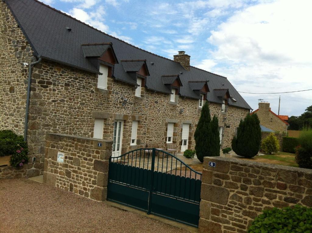 Chambres D'Hotes Les Sageais Baguer-Morvan Exterior photo